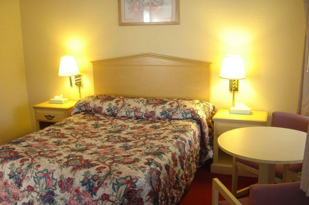 Tri-Valley Inn & Suites Pleasanton Bagian luar foto