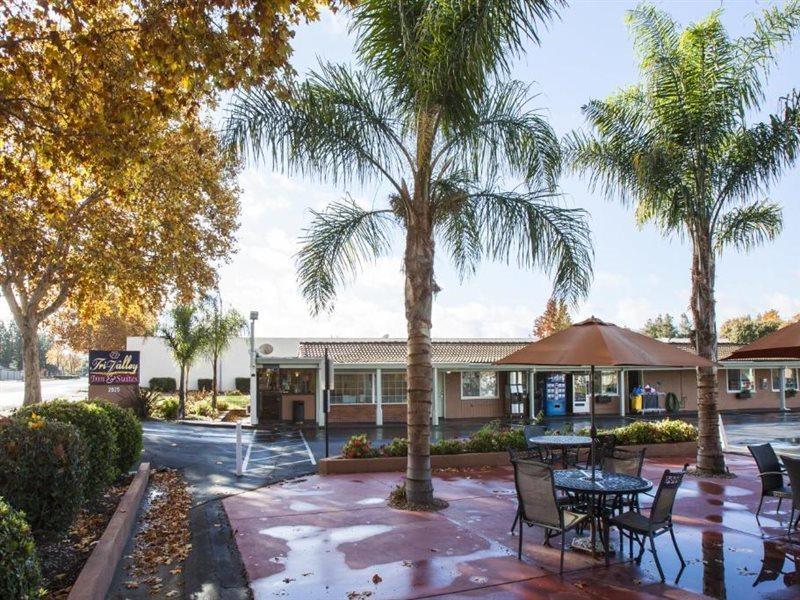 Tri-Valley Inn & Suites Pleasanton Bagian luar foto