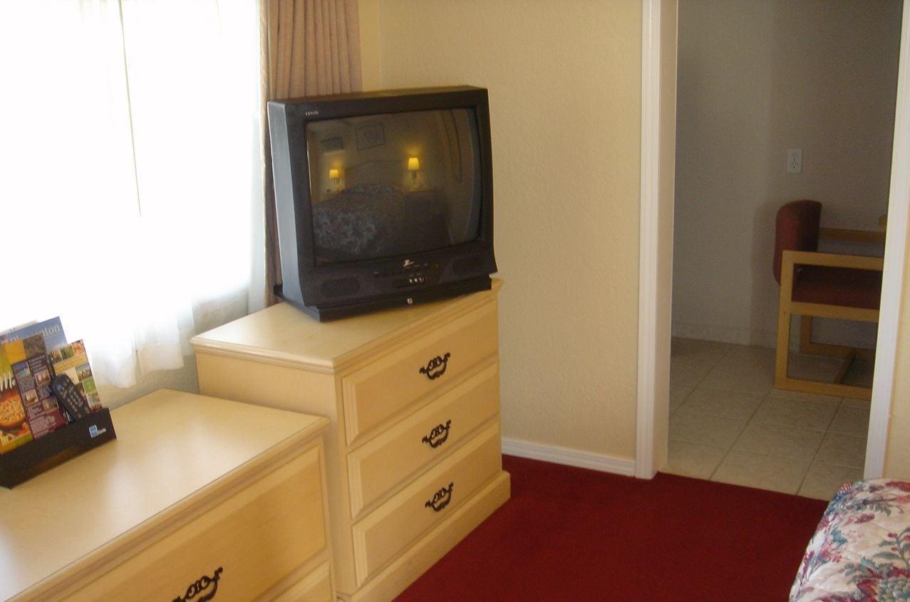 Tri-Valley Inn & Suites Pleasanton Bagian luar foto