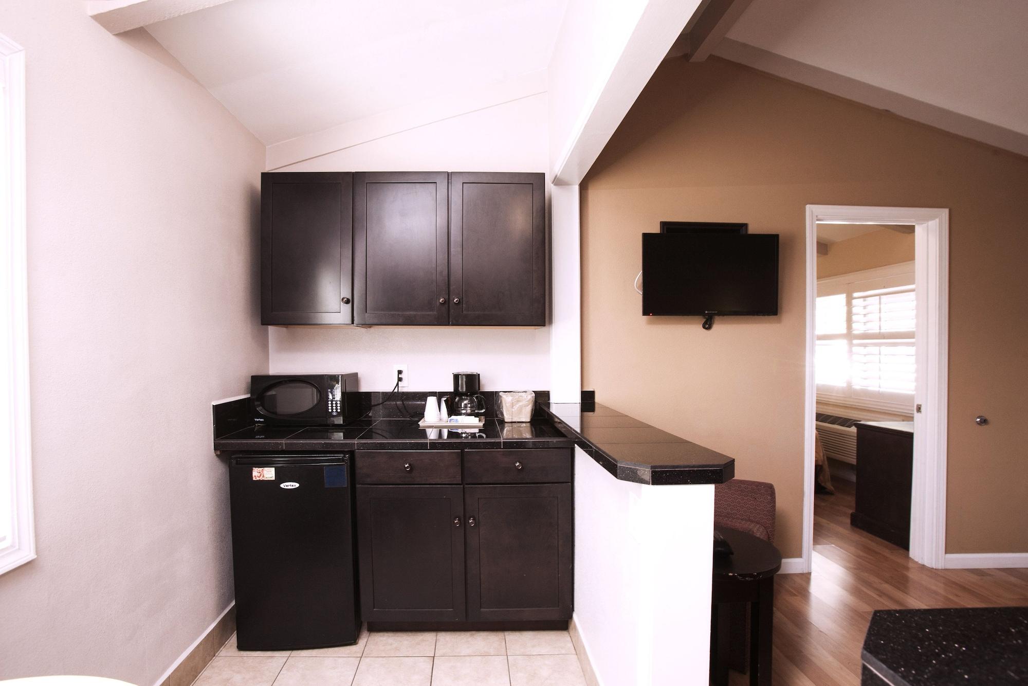 Tri-Valley Inn & Suites Pleasanton Bagian luar foto