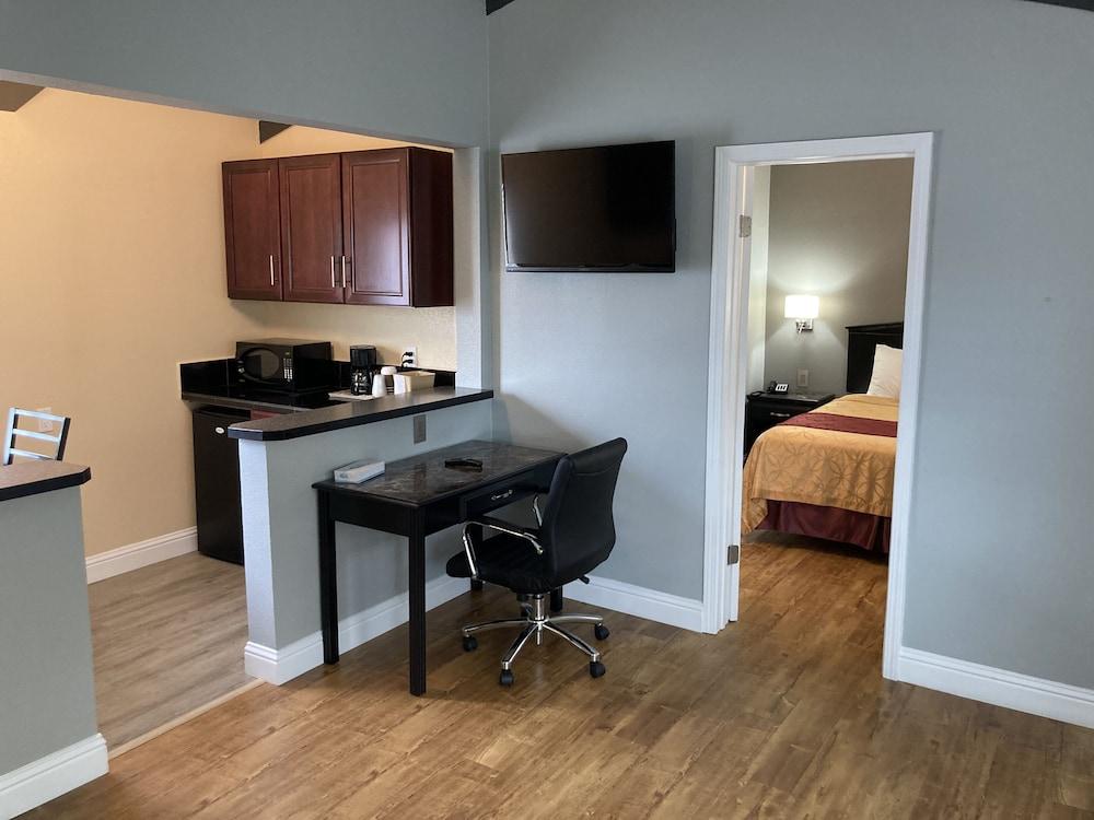 Tri-Valley Inn & Suites Pleasanton Bagian luar foto
