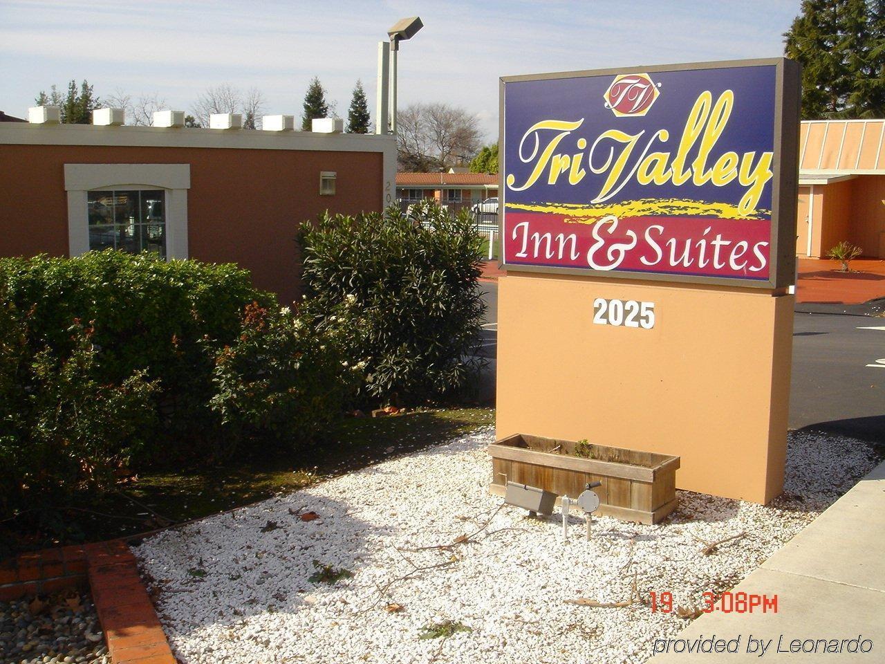 Tri-Valley Inn & Suites Pleasanton Bagian luar foto