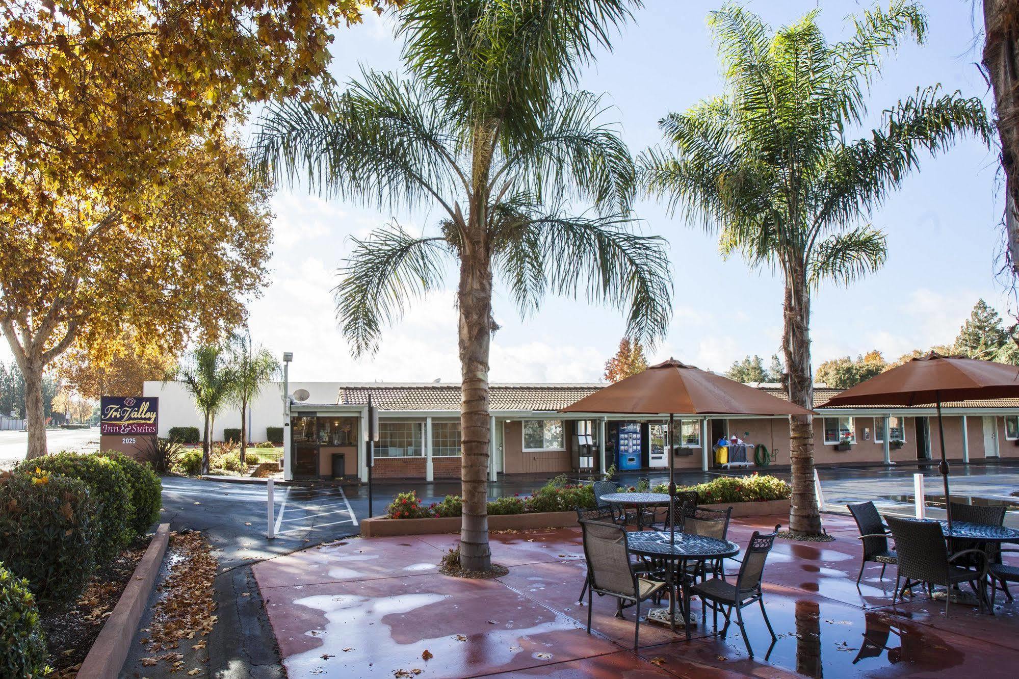 Tri-Valley Inn & Suites Pleasanton Bagian luar foto